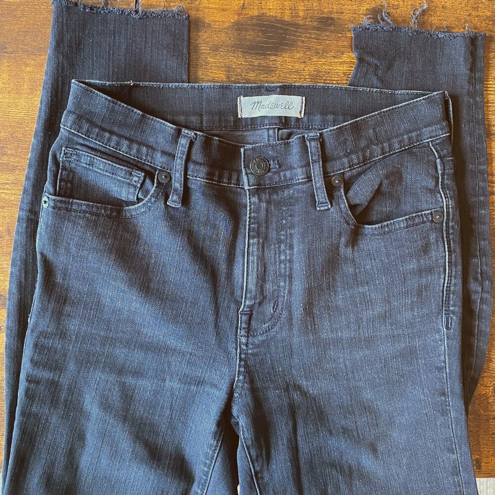 Like New Madewell 9" High-Riser Skinny Skinny Black Distressed Jeans Size 25